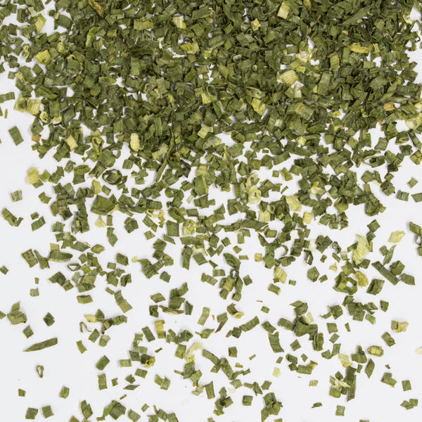 Son tallos verdes y huecos. Normalmente son largos.