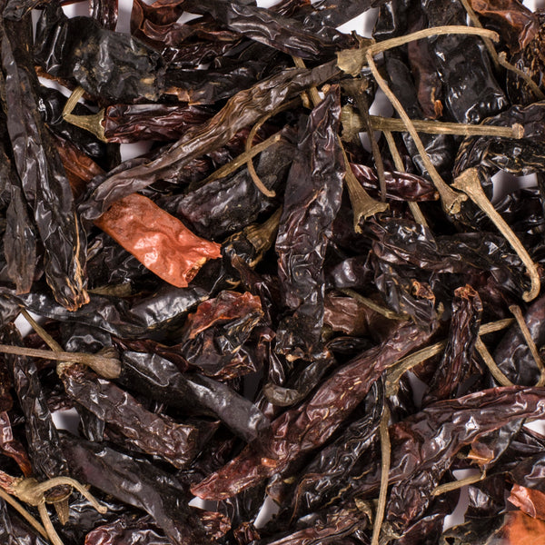 Chile alargada y de color rojo.