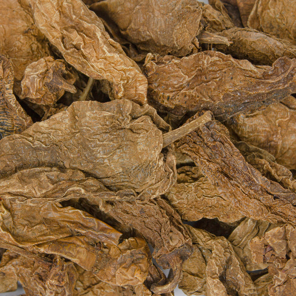 Tiene un aspecto marrón rojizo, con aroma picante y con sabor complejo.