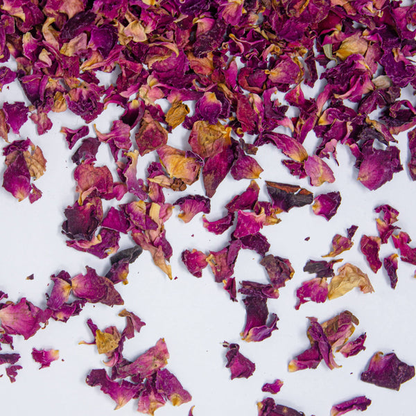 Pétalos de rosa secos.