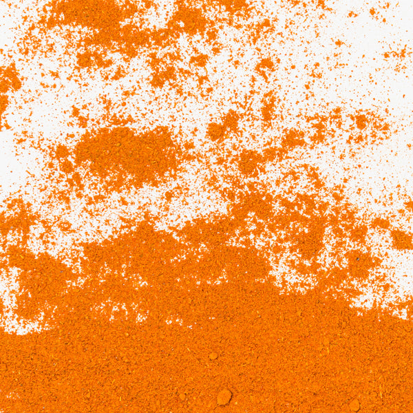 Polvo fino de color rojo parduzco.