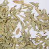 Hoja de tamaño mediano, forma ovalada y de color verde.